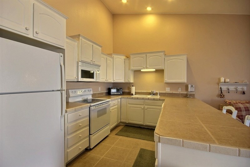 Mesquite NV Townhome Kitchen